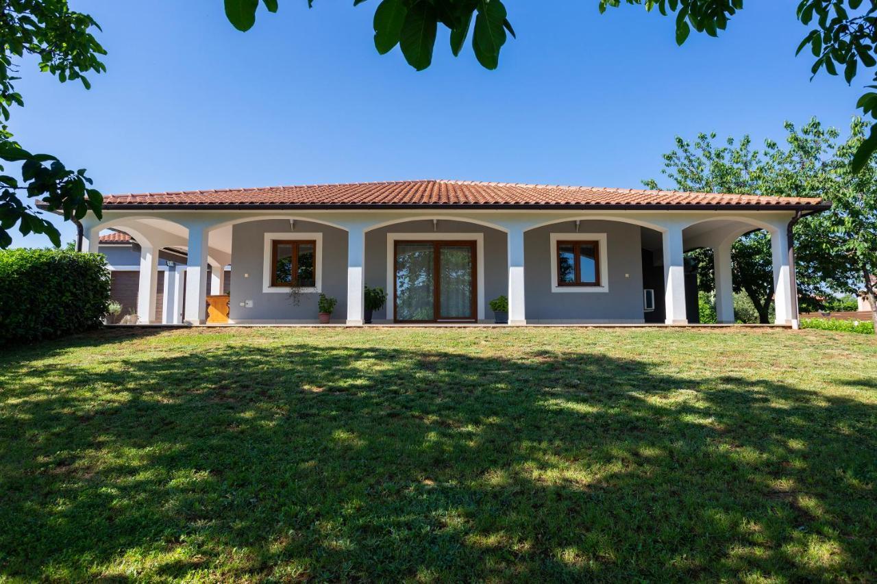 Villa Anavi Bicici Eksteriør billede